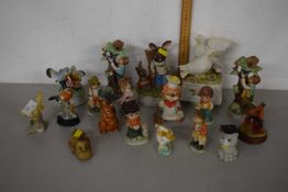 Group of various small figurines, animal ornaments etc