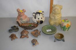 Mixed Lot: A Nat West Wade piggy bank, various other Wade items, novelty storage jars etc
