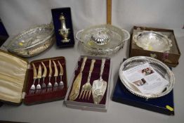 Mixed Lot: Various glass serving dishes, silver plated dishes, cased cutlery etc