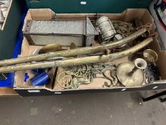 Box of various brass wares to include horse hames