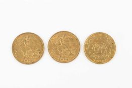 Two Edwardian half sovereigns, 1909, and a South African half pond, 1897. (3) 11.6g overall