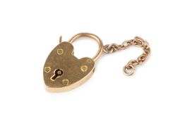 An 18ct gold large padlock clasp, of heart shaped form, stamped 18c, 3cm high approx 10.4g