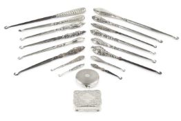 An Edwardian silver snuff box, of shaped rectangular form and with engraved decoration by William
