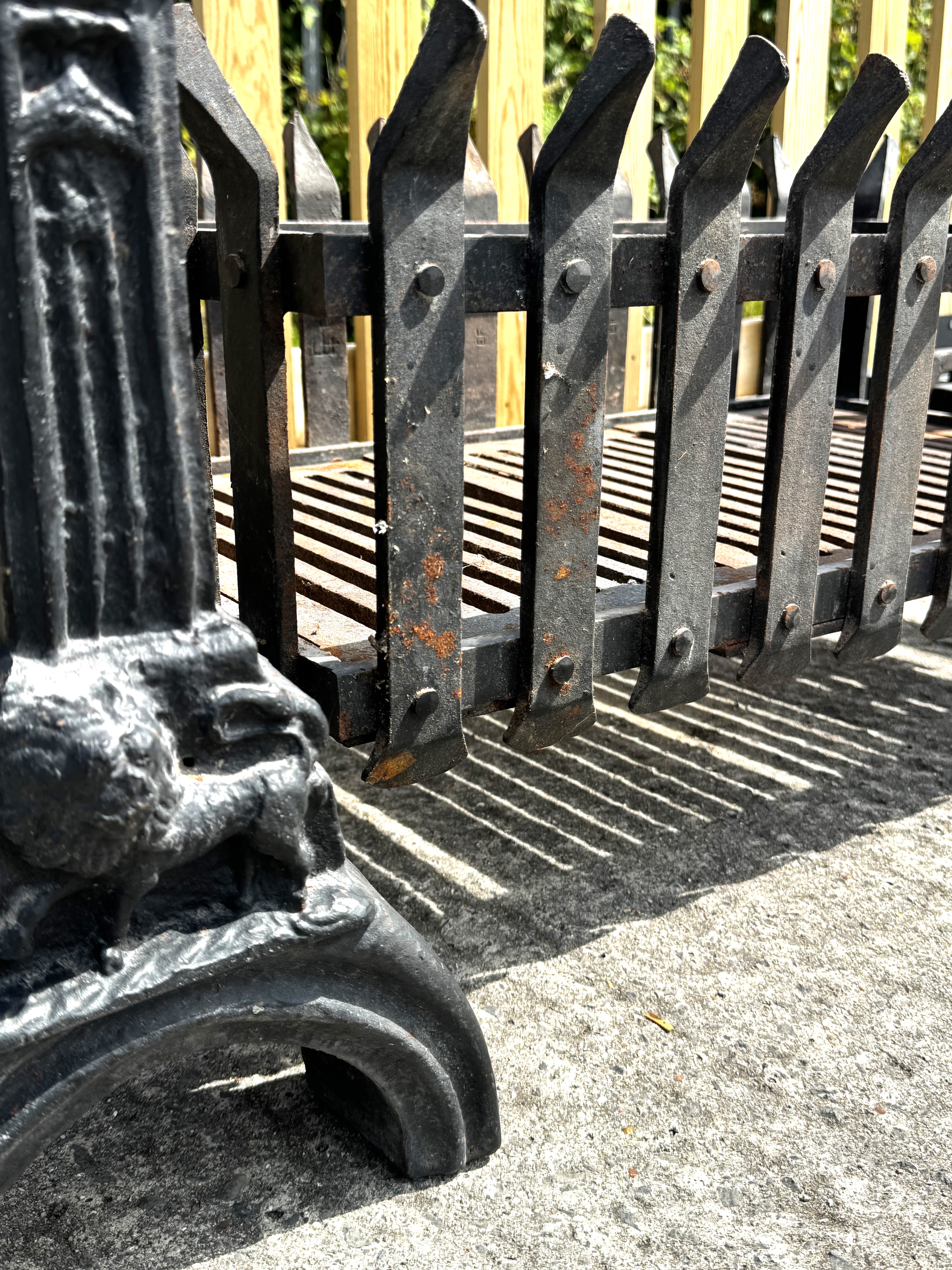 A cast iron fire grate. - Image 4 of 4