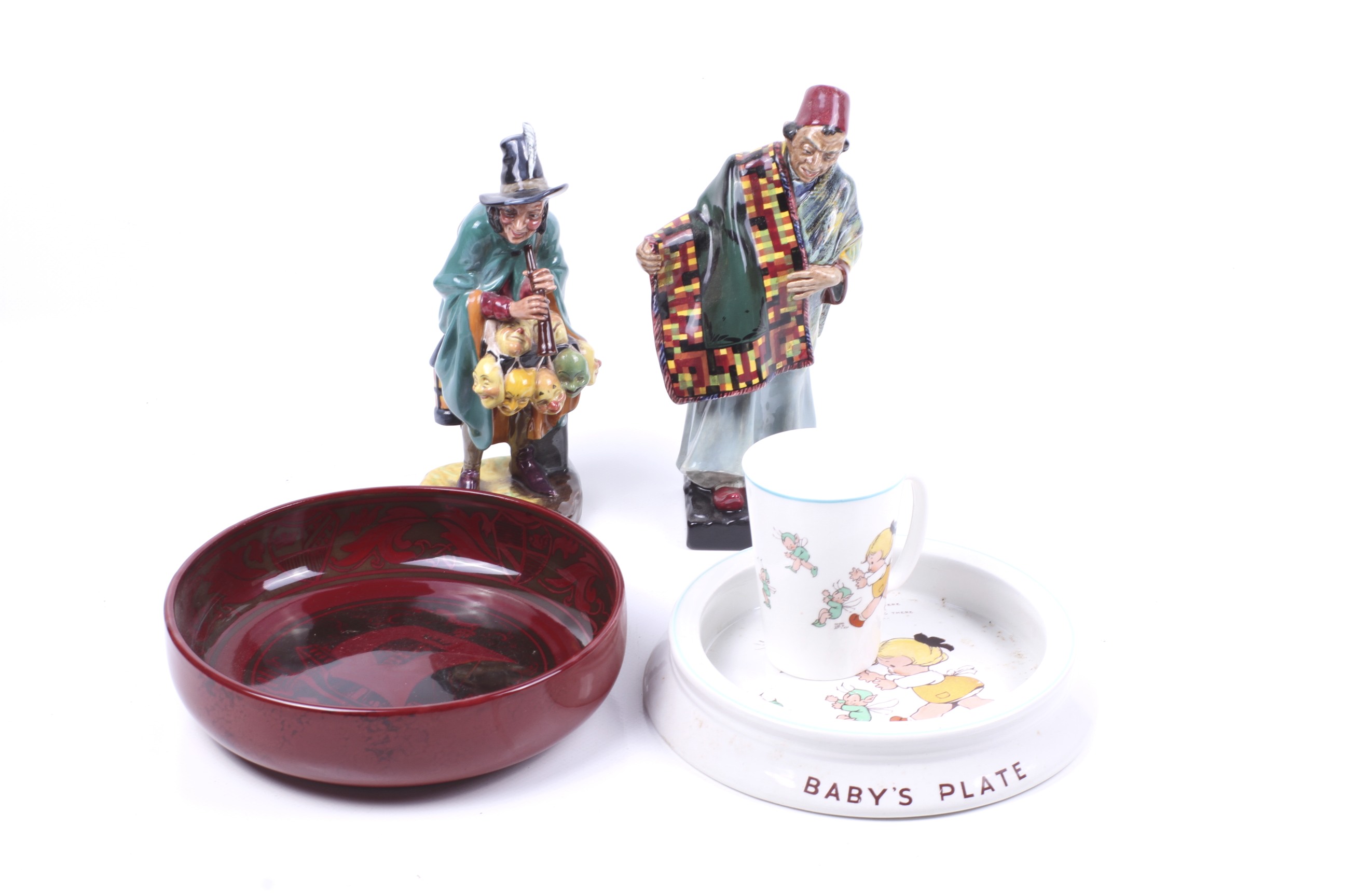 A collection of five assorted early 20th century ceramics.