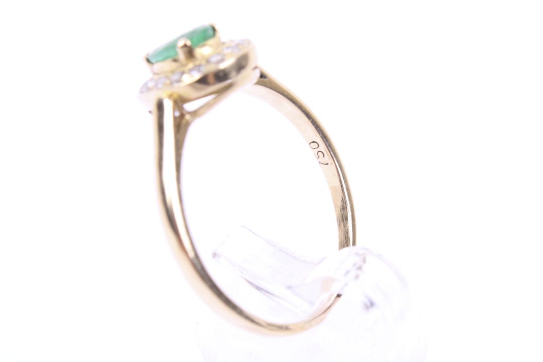 A vintage gold, emerald and diamond pear-shaped cluster ring. - Image 4 of 4