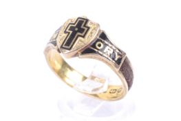 A Victorian 15ct gold and black enamel mourning ring.