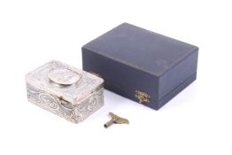 A Continental .800 standard musical 'bird' box, probably Swiss.