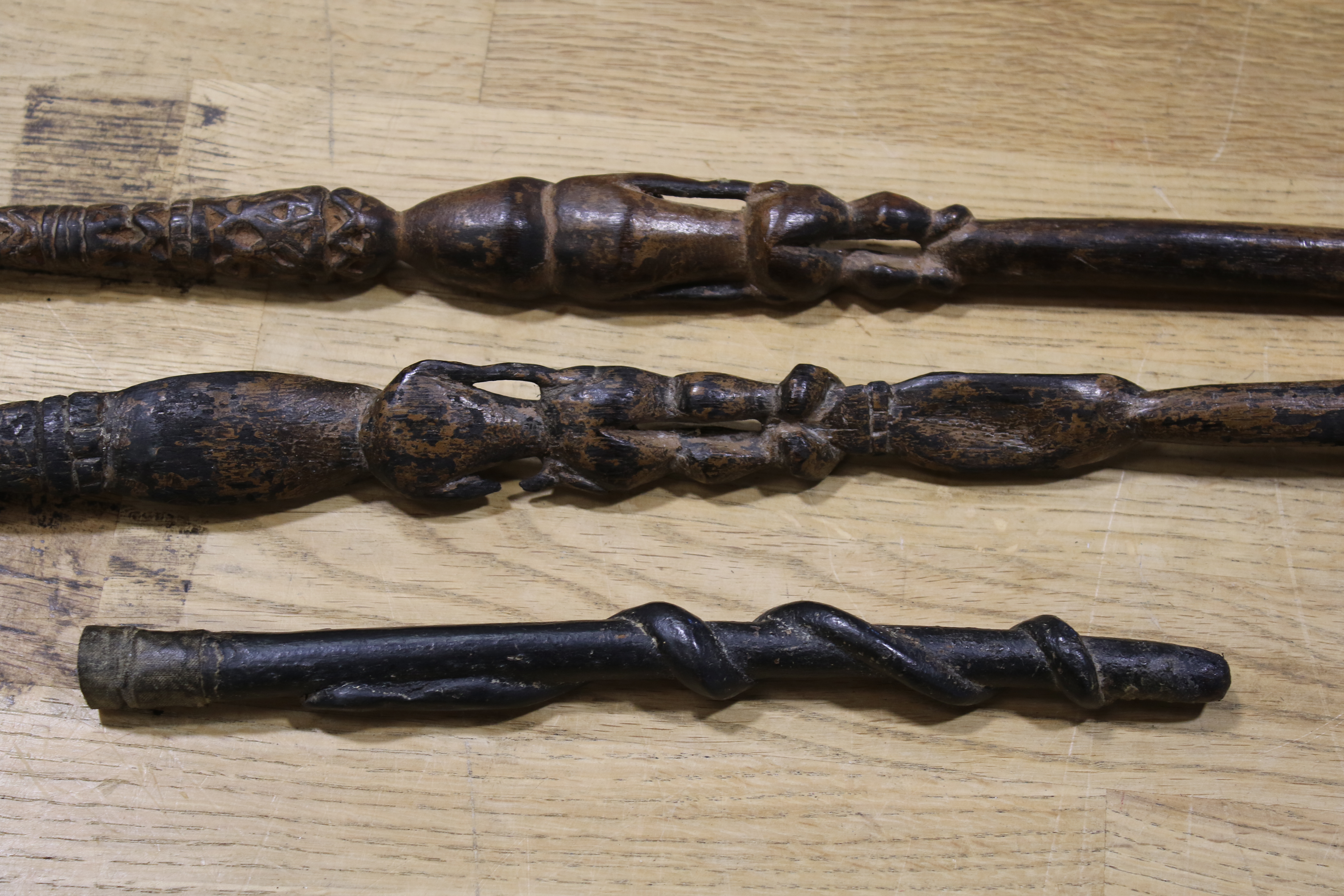 Papua New Guinea. A large carved ladle, two 'scepters' and a handle. - Image 14 of 14