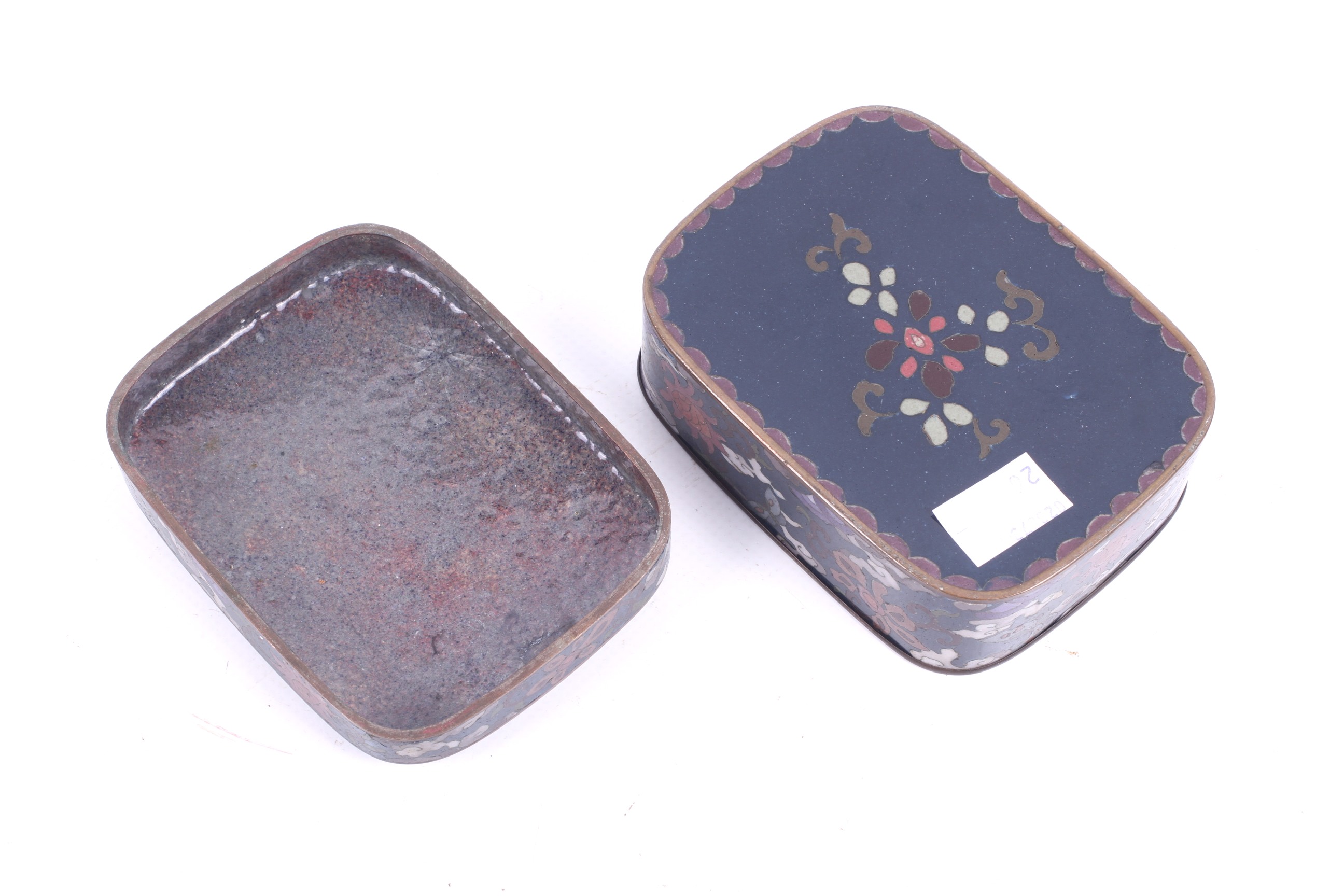 A Japanese Meiji period cloisonne enamel box. - Image 3 of 3