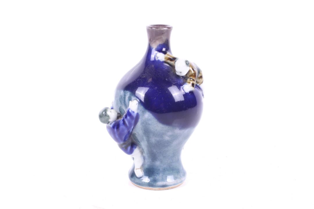 A small Japanese Sumida Gawa vase by Ishiguro Koko. - Image 1 of 2