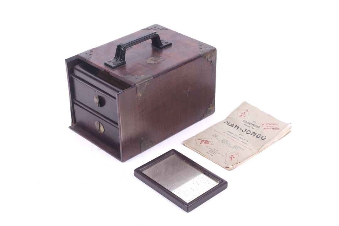 A 1920s Chinese boxed mahjong set. - Image 1 of 4