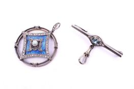 An early 20th century decorative bar and cluster drop brooch.