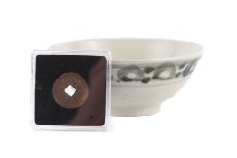 A Chinese Tek Sing shipwreck treasure bowl and coin set.