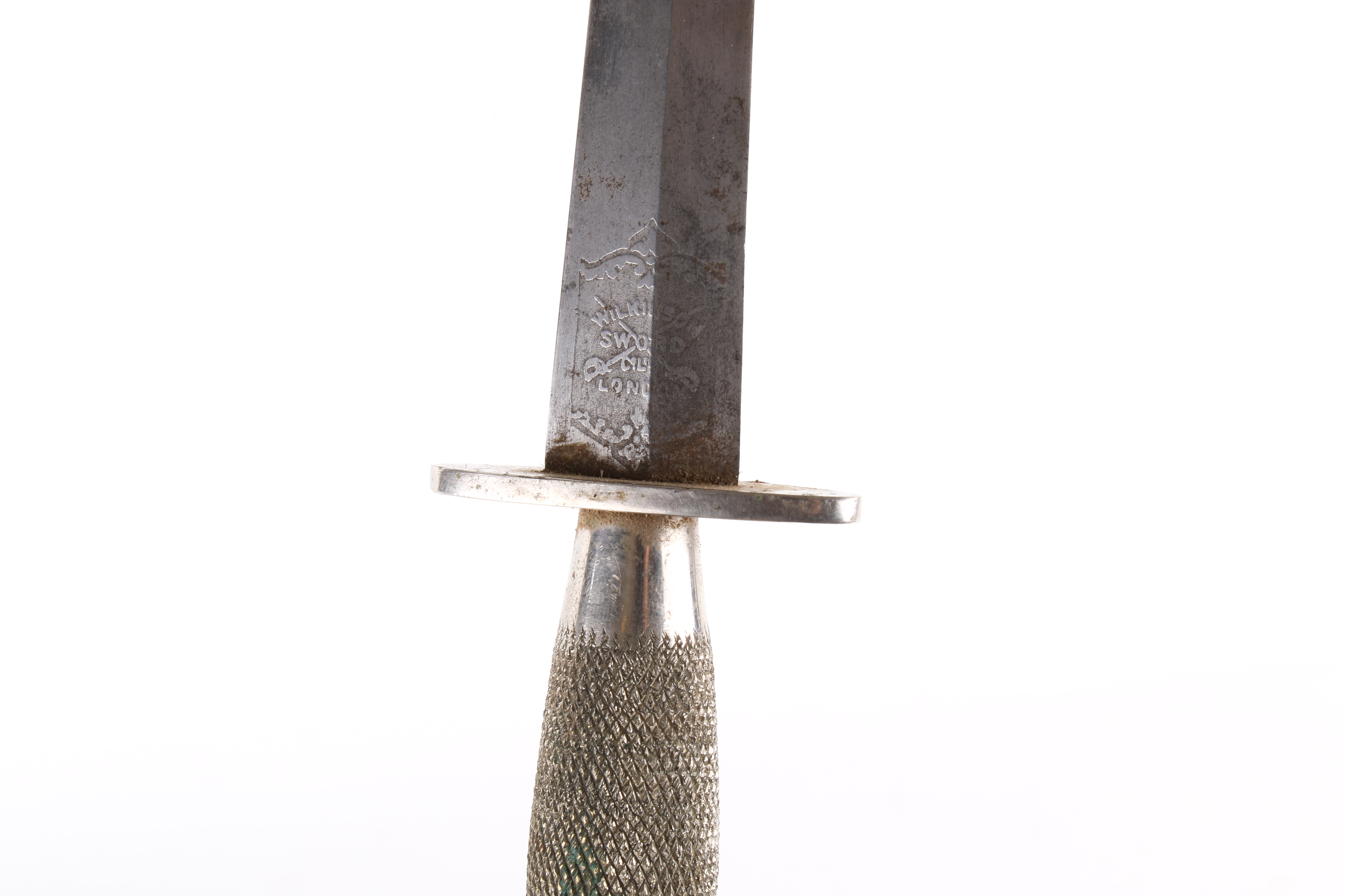 A WWII Fairbairn Sykes second pattern fighting knife. - Image 4 of 15