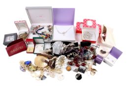 A quantity of costume jewellery.