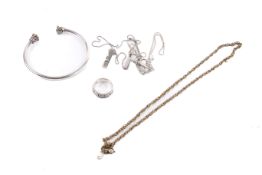 A small collection of silver jewellery.