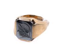 A 9ct gold signet ring.
