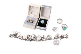 A selection of silver and white metal jewellery.