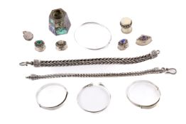 A collection of silver jewellery.