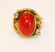 14 k Gelbgold Korallenring mit 2 Diamanten, 9,5 gr., Gr. 56, ältere Handarbeit