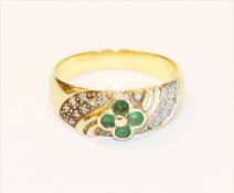 18 k Gelbgold Ring mit 4 Smaragden und Diamanten, 3,3 gr., Gr. 54