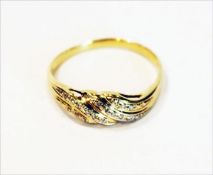 14 k Gelbgold Ring mit kleinen Diamanten, 2,57 gr., Gr. 64