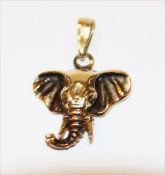 9 k Gelbgold Anhänger in Form eines Elefantenkopfes, 3,15 gr., 2,5 cm x 2 cm