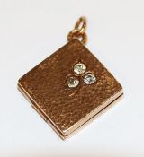 14 k Gelbgold Medaillon-Anhänger mit 3 Diamanten, gehämmerte Optik, aufklappbar, 2 cm x 2 cm, 8,9