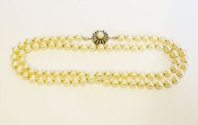 Perlenkette mit 14 k Weißgold Schließe, L 60 cm