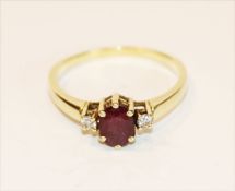 14 k Gelbgold Ring mit Rubin und 2 Diamanten, 3 gr., Gr. 59