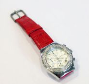 Ratius Damen Armbanduhr an rotem Leder-Armband, neue Batterie, wenig getragen