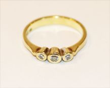 14 k Gelbgold Ring mit 3 Diamanten, 2,9 gr., Gr. 50