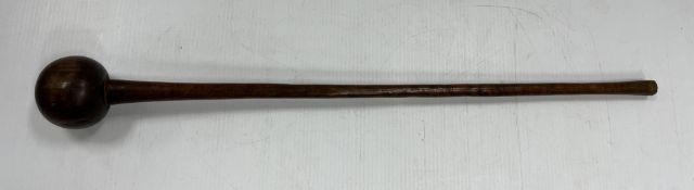 An early 20th Century Zulu carved knobkerrie,
