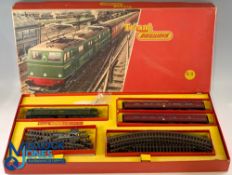 Triang 00 Gauge Railways RS.36 RS36 'The Highwayman' EM2 27000 Electra Passenger Set, with