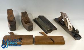 Vintage Tools Record No.5 Metal Pane, plus selection of wooden carpentry planes, a sharpening