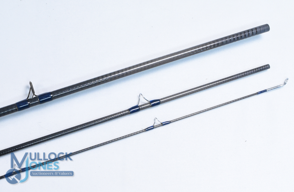 Orvis USA Rocky Mountain 4oz carbon trout fly rod 10ft 3pc line 7#, double alloy uplocking reel - Image 3 of 3