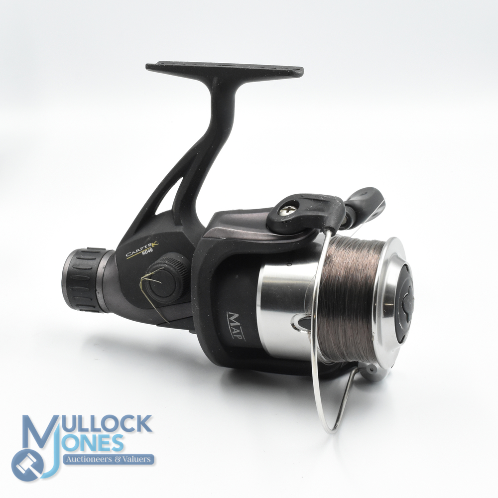 Map Carptek RD 40 fixed spool reel, good bail with 2 spare spools, rear tensioner, original box - Image 2 of 2