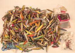 Large quantity of a similar lot, perhaps 300-400 lures.