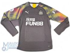2019/20 Martin Dubravka No 1 Newcastle United match worn goalkeeper football shirt v Tottenham