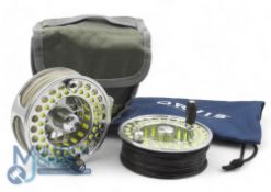 Orvis Battenkill large arbor 4 fly reel 4” diameter, bright finish, black handle with