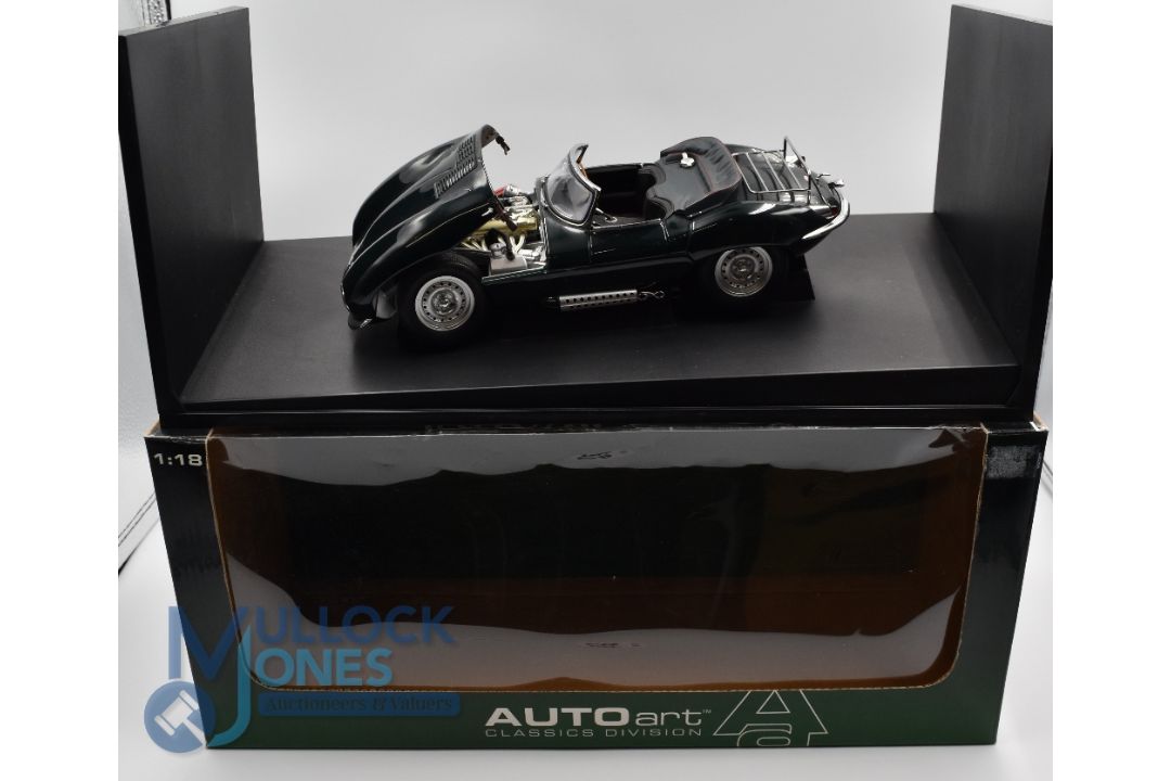 Auto Art Classic Division 1:18 Jaguar XK-SS - Detailed scale model for adult collector's mint - Image 1 of 3