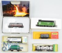 N Gauge Model Railway - Minitrix Locomotive 12003 Burlington Northern, Rolling Stock to include