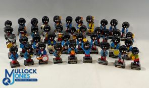 41x Robertson Jam Advertising Plaster Band and Footballer Lollypop Figures: a good selection with