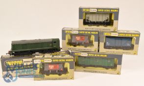 Wrenn Railways - OO gauge, W2230 - BR Green Class 20 Diesel BO-BO, D8017 together with rolling stock
