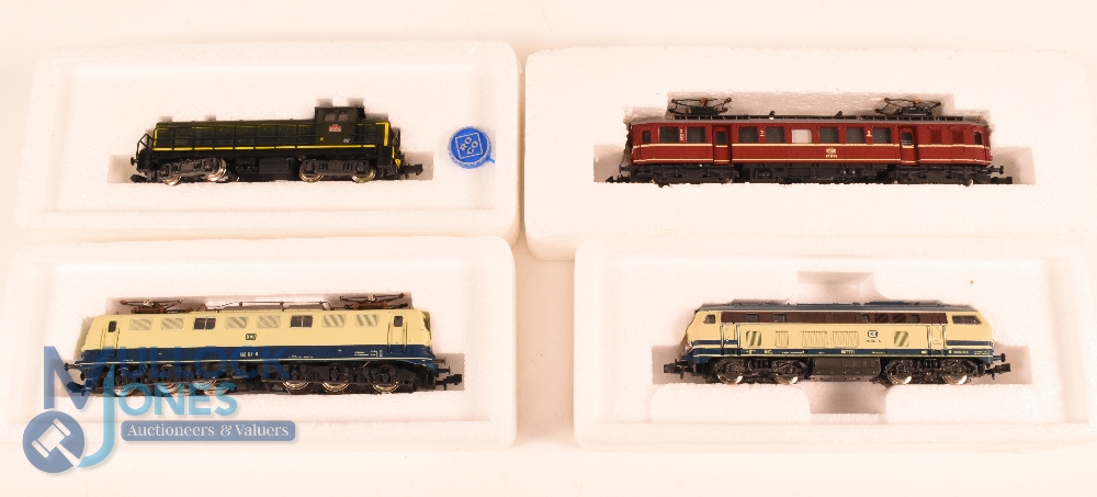 Roco 'N' Gauge 02163b DB Class BR 150 Electric Locomotive. Together with 3 other locomotives