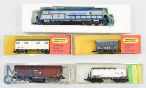 N Gauge Model Railway - Minitrix Locomotive U28C CSX Transportation, Rolling Stock to include
