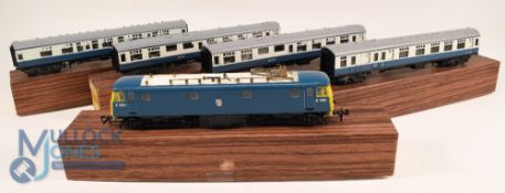 Liliput Railway OO BR E3001 Class. 1001 Electric train with coaches 1253 Buffet cars x 2, 1203 1st