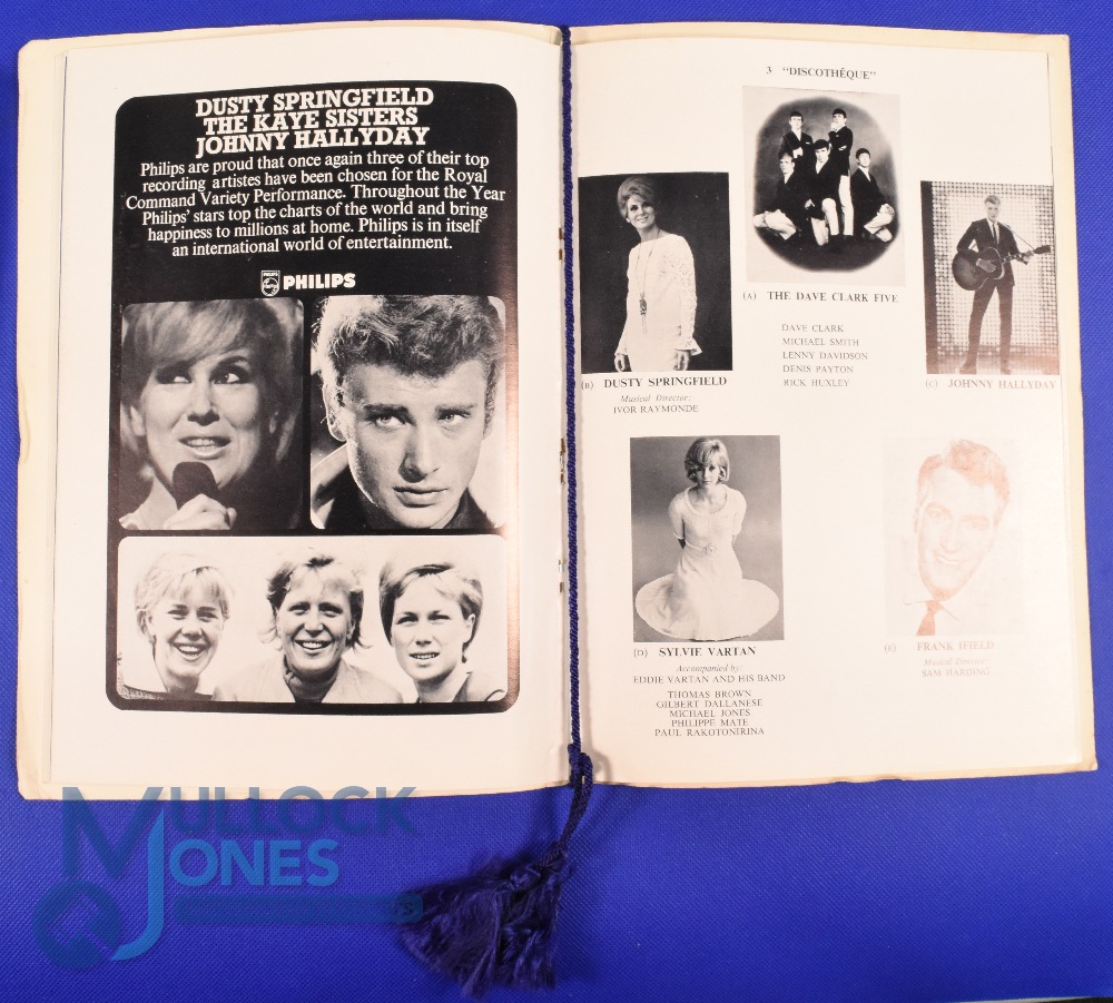 Royal Performance in the presence of Her Majesty The Queen on the Evening of Monday November 8th - Image 2 of 2