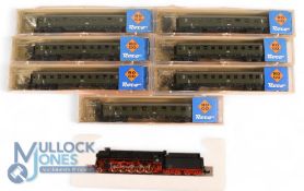 Roco 'N' Gauge 02106a DB Class BR 043 Electric Locomotive. Together with 7 Coaches 02258c, 02256c